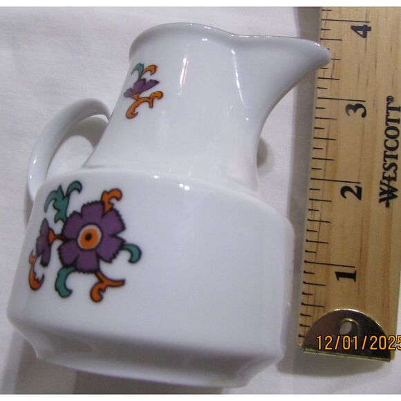 Vintage 1970's GDR coffee tea creamer Henneberg porcelain gold trim floral - Picture 5 of 6